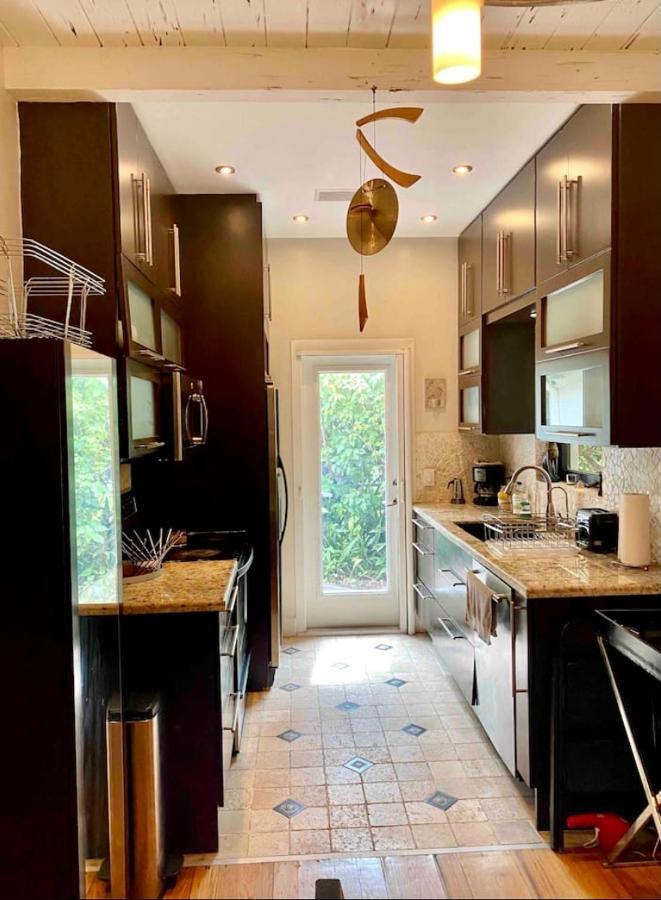 Entire Private Beautiful 2 Bedroom Plus Den House With Gated Front&Back Yard And Free Parking 10Min Drive To Miami Beach Luaran gambar