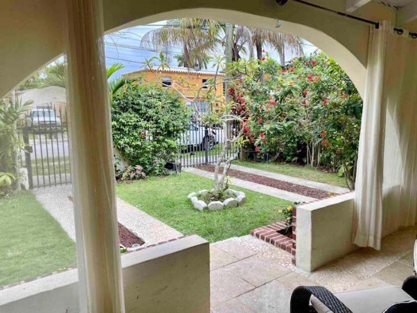 Entire Private Beautiful 2 Bedroom Plus Den House With Gated Front&Back Yard And Free Parking 10Min Drive To Miami Beach Luaran gambar