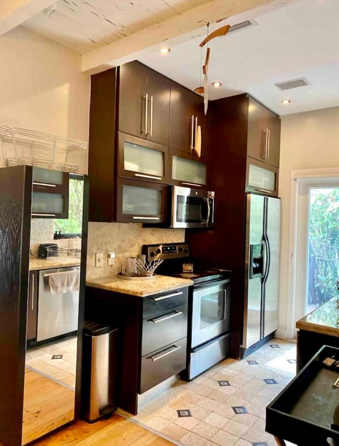 Entire Private Beautiful 2 Bedroom Plus Den House With Gated Front&Back Yard And Free Parking 10Min Drive To Miami Beach Luaran gambar