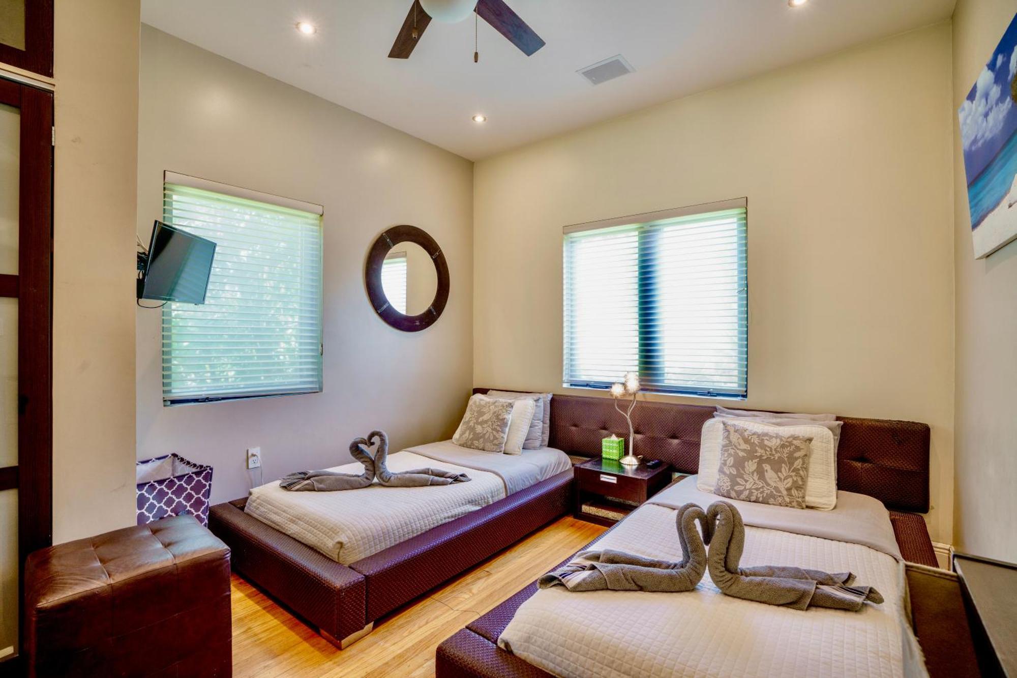 Entire Private Beautiful 2 Bedroom Plus Den House With Gated Front&Back Yard And Free Parking 10Min Drive To Miami Beach Luaran gambar