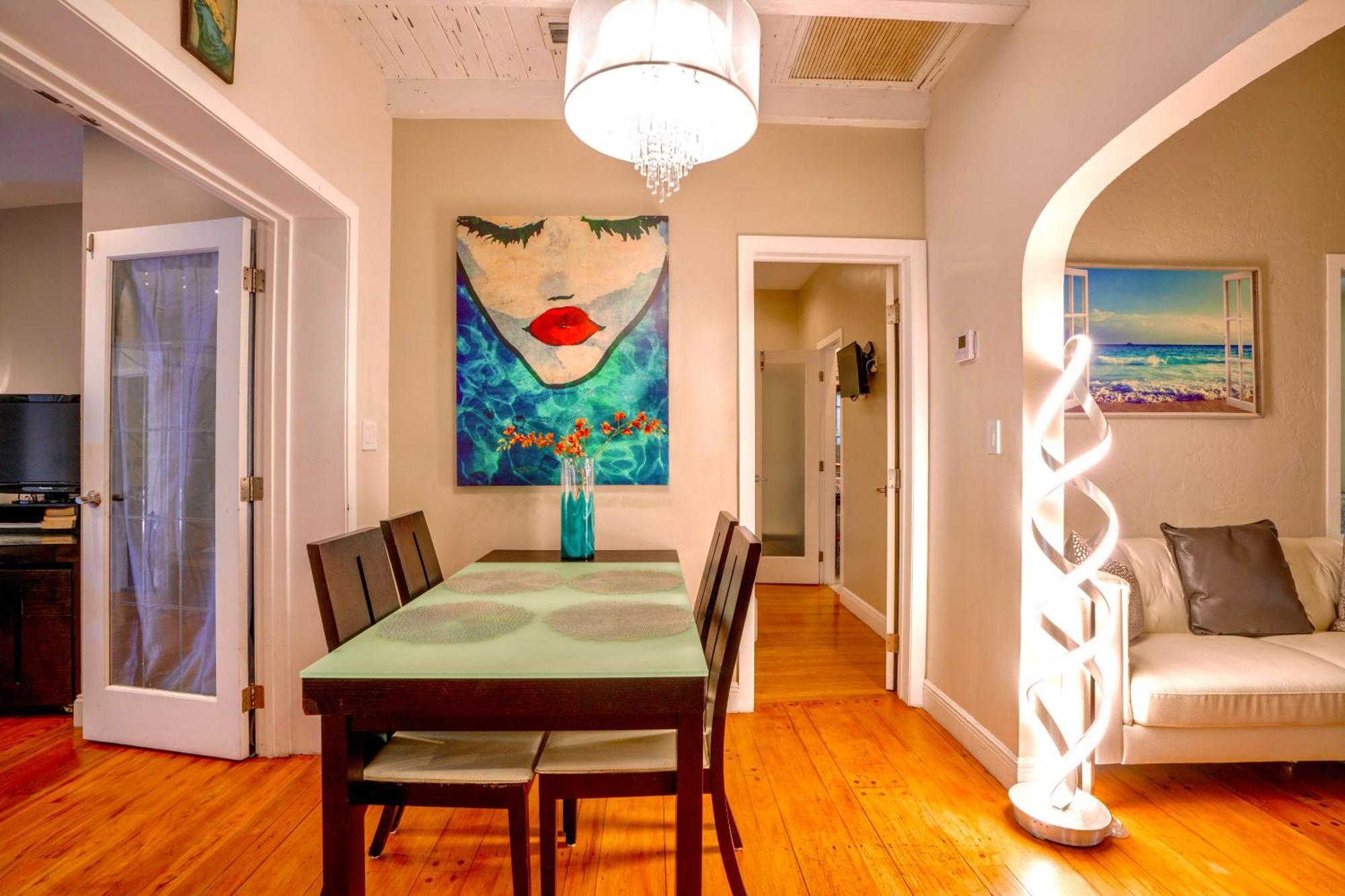 Entire Private Beautiful 2 Bedroom Plus Den House With Gated Front&Back Yard And Free Parking 10Min Drive To Miami Beach Luaran gambar