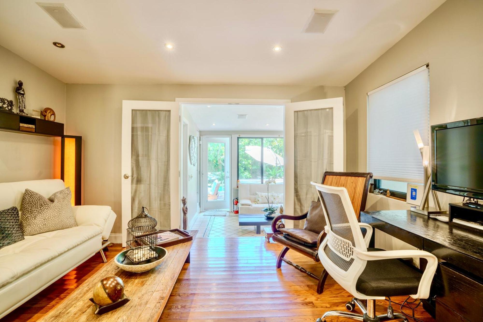 Entire Private Beautiful 2 Bedroom Plus Den House With Gated Front&Back Yard And Free Parking 10Min Drive To Miami Beach Luaran gambar