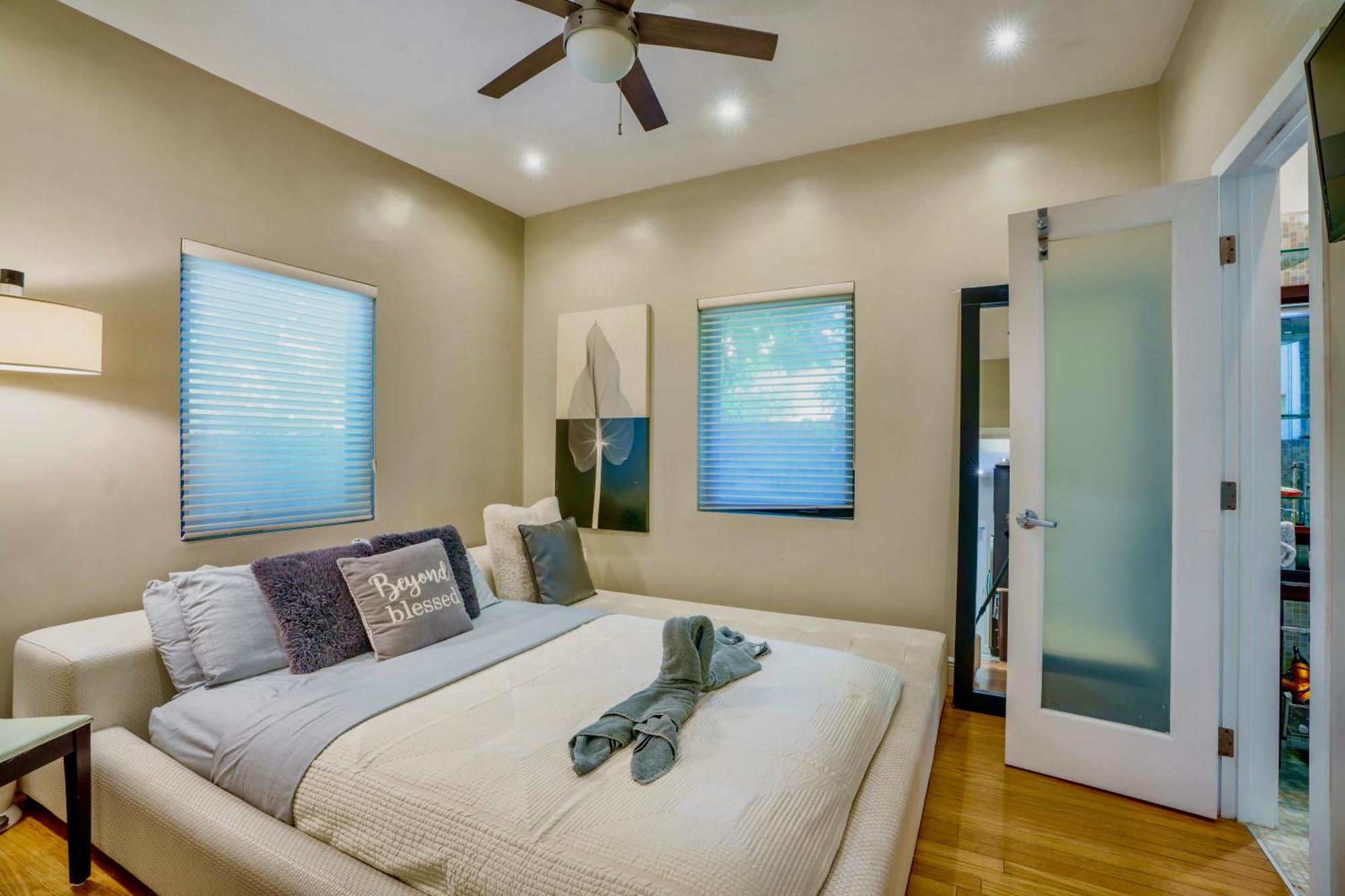 Entire Private Beautiful 2 Bedroom Plus Den House With Gated Front&Back Yard And Free Parking 10Min Drive To Miami Beach Luaran gambar